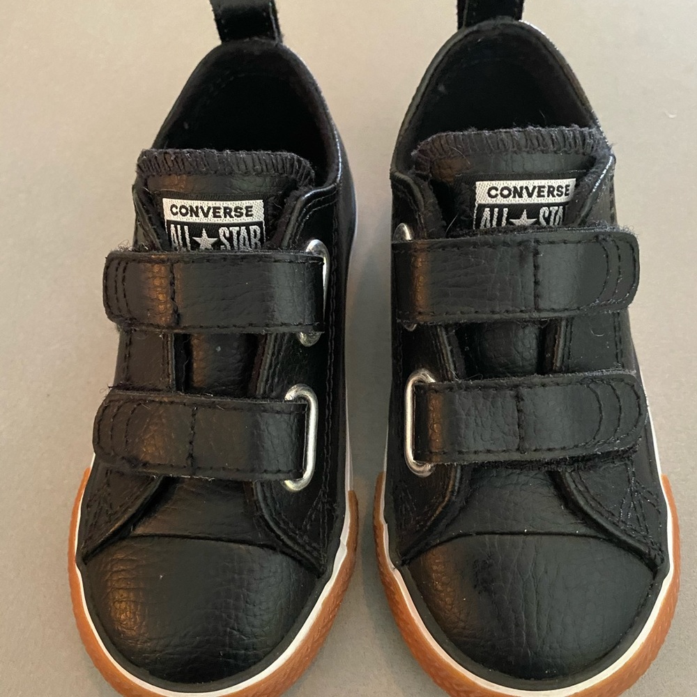 Black leather toddler Converse Sneakers